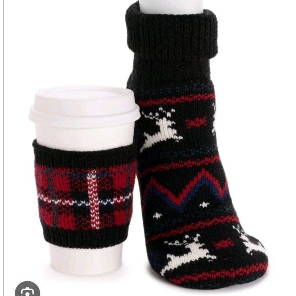 Muk Luks Women's Thermal Ankle Slipper Sock & Cup Sweater Gift Set Size 6-10